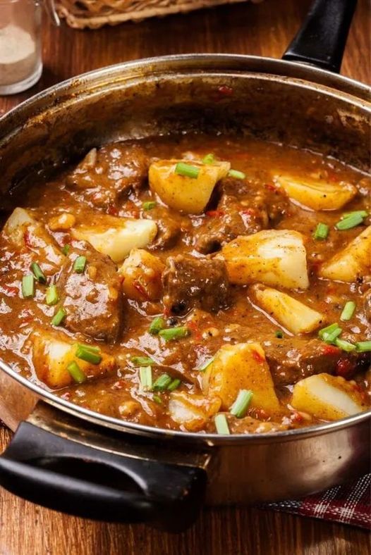 Pioneer Woman’s Crockpot Beef Stew