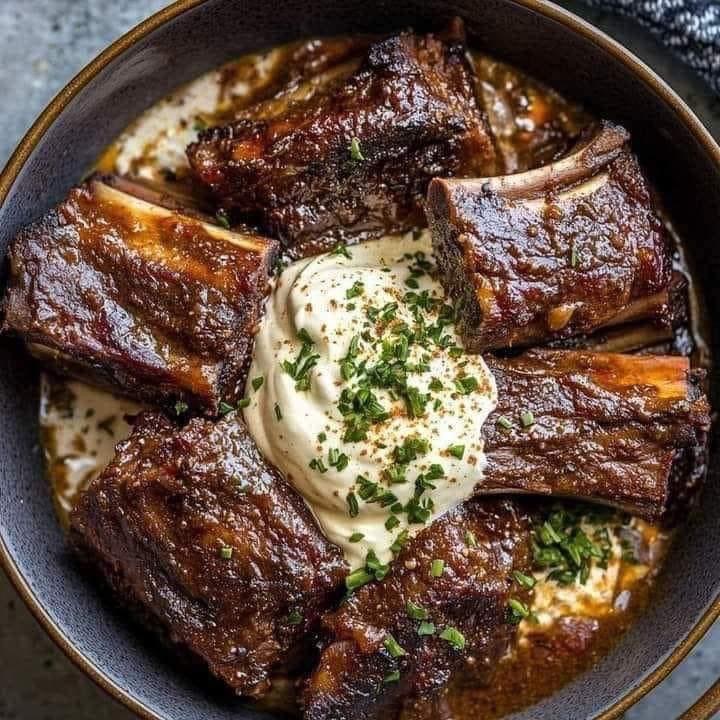 Slow Cooker Beef Ribs with Horseradish Cream