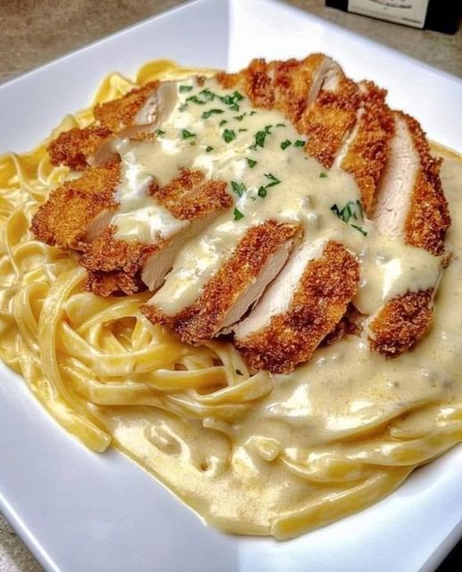 Crispy Chicken with Creamy Pasta  Don’t lose this!