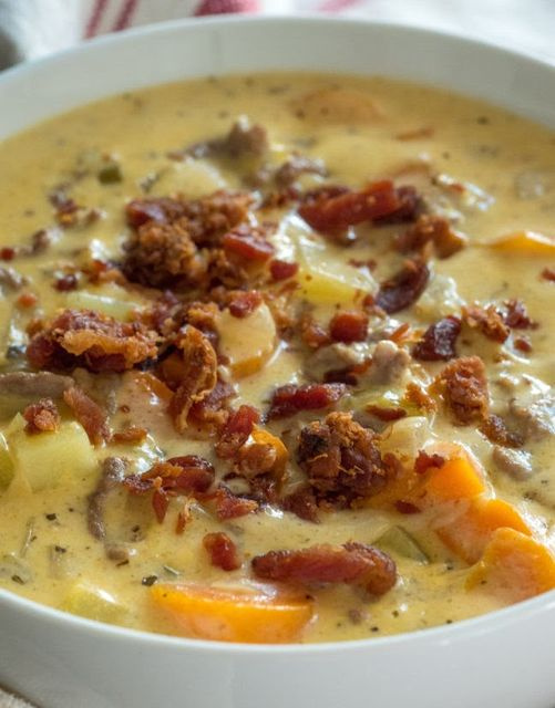 Extra Creamy Slow Cooker Cheeseburger Soup