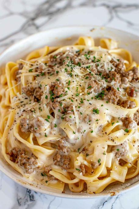 Creamy Ground Beef Alfredo Pasta