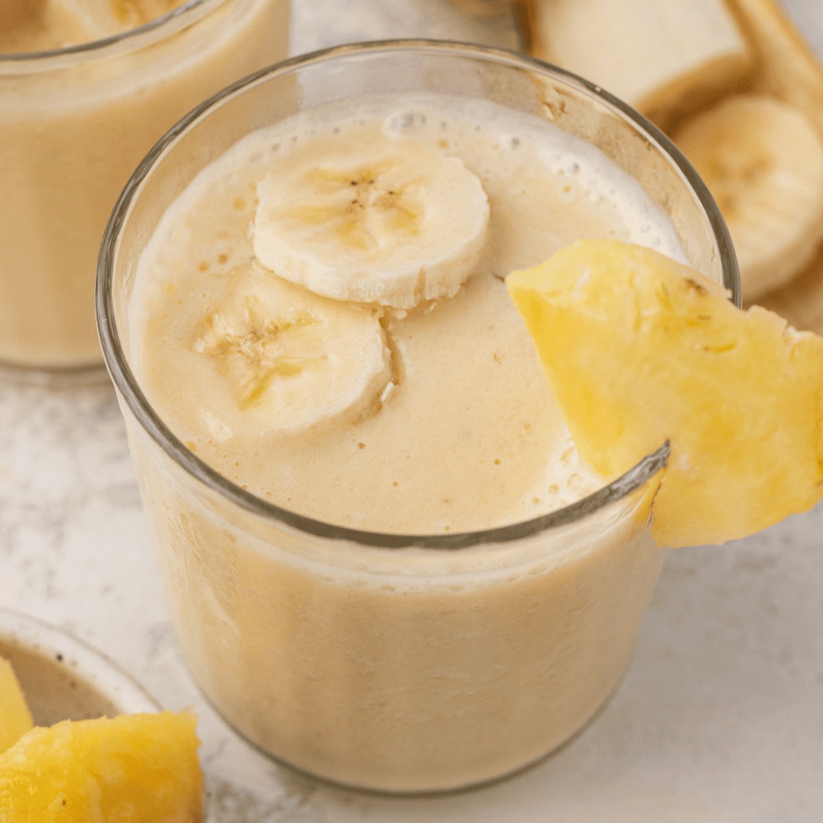 How to Make a Pineapple Banana Smoothie – A Healthy and Delicious Way to Fuel Your Day!