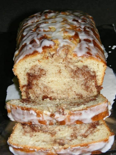 EASY CINNAMON ROLL BREAD!