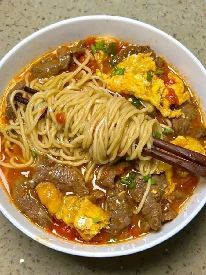 Tomato Egg and Beef Noodle Soup Recipe