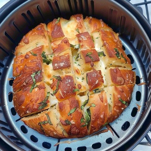 Air Fryer Pull Apart Cheese Garlic Bread