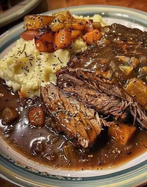 Recipe for Beef and Gravy with Mashed Potatoes