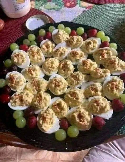 EASTER CHICK DEVILED EGGS !!