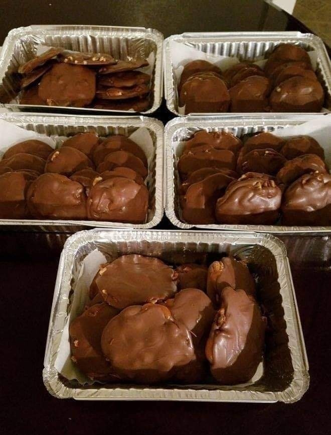 Turtle Candy with Pecans and Caramel